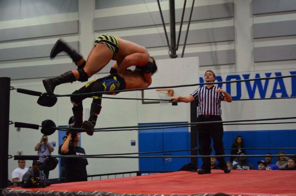 SteveMesa's tweet photo. @trentylocks took @Chamberlain_MC by surprise and suplexed him from the top rope @RONINpw #Ronin9 https://t.co/LgJvSIBiiu