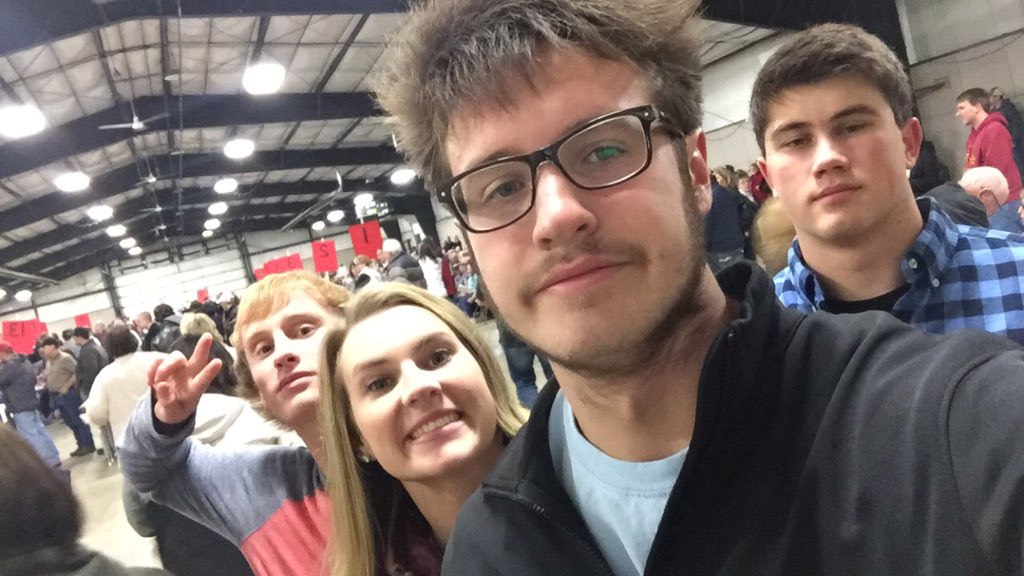 Robby_Reed_'s tweet photo. #SLHSGOV @jerrywoofwoof @kayleeboelter @Meschede81 https://t.co/5TLGClqgX5