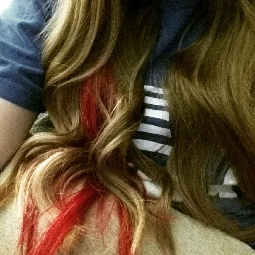 dani_v23's tweet photo. Having some fun tonight with my hair #redhairdontcare https://t.co/49agYCseGt