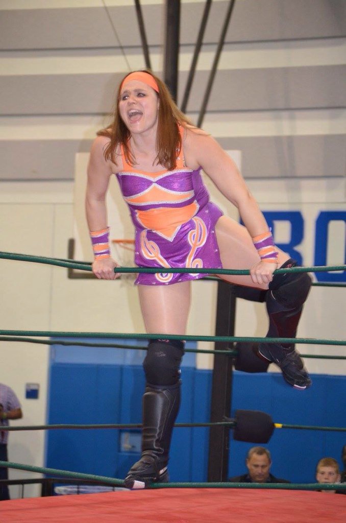 SteveMesa's tweet photo. @Savethe_Roses faced @LadyKBrink in the second-to-last match of the evening @RONINpw #Ronin9 https://t.co/PsBjZl12uV