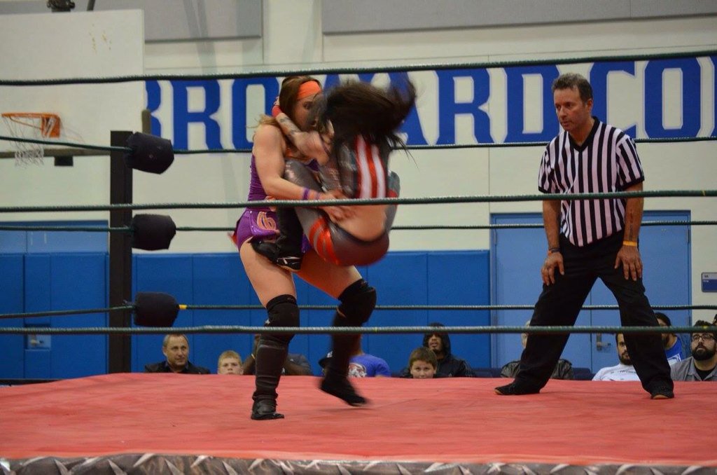 SteveMesa's tweet photo. @Savethe_Roses takes @LadyKBrink for a ride with a monkey flip @RONINpw #Ronin9 https://t.co/R799gsOqDu