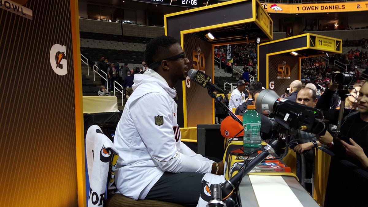 PlaysOfTheWeek's tweet image. Unas fotos de los #Broncos Owen Daniels parece el abuelo de todos.