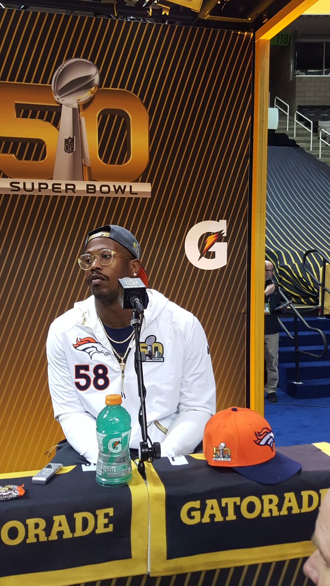 PlaysOfTheWeek's tweet image. Unas fotos de los #Broncos Owen Daniels parece el abuelo de todos.