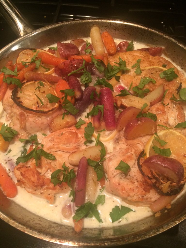 Maxchilax's tweet photo. Skillet chicken with roasted potatoes and carrots. SO GOOD!#cookthecover #cookCL @Cooking_Light https://t.co/0wdp3vHXGi