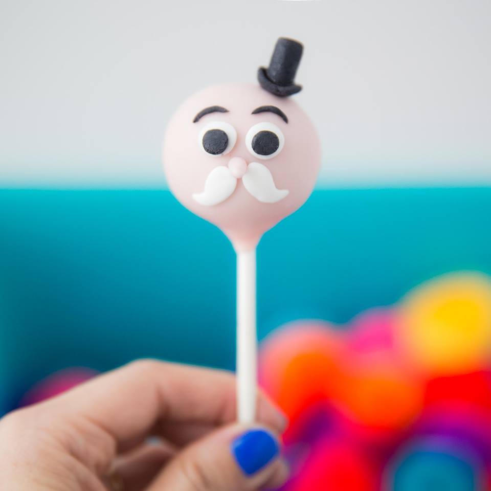 RSMordecaiRigby's tweet photo. LIKE or RETWEET: It's a jolly good #CakePopsDay! 🍭👴 #RegularShow ~mr. shadowman https://t.co/iR7oj8ueQX