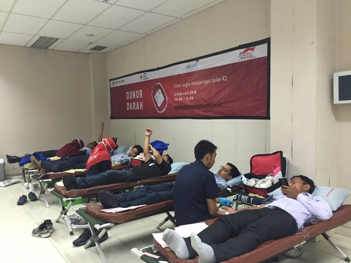 UNTROfficial's tweet photo. Yuk ikutan #UTCARE donor darah hari ini di Gedung Data Center UTHO Cakung! Kita tunggu sampai jam 12 yaa :) https://t.co/7r4S1cAEX3