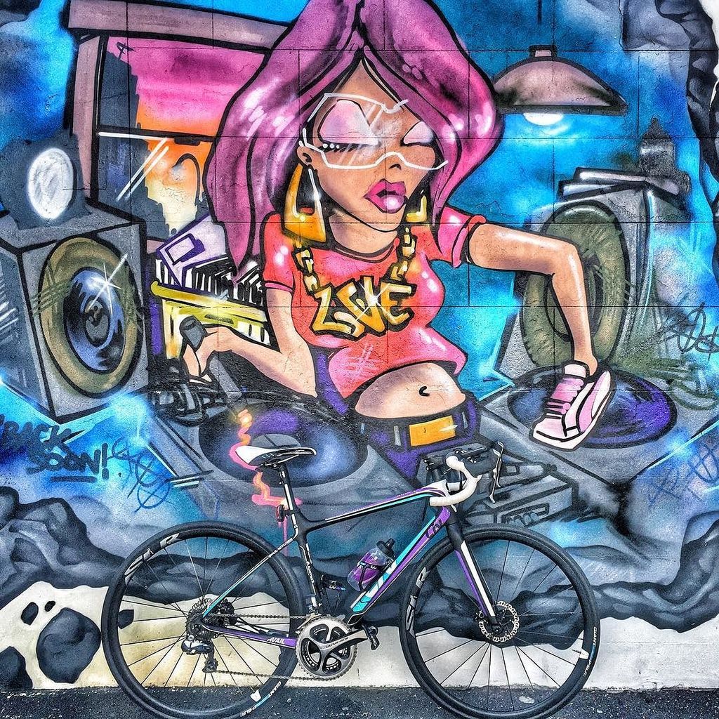 kirstybaxter79's tweet photo. Love this bike! @livcycling_aus #livbeyond #baaw #melbourne #djbaxter #streetart #ridelikeagirl #womenscycling #str… https://t.co/8v23ss1dEA