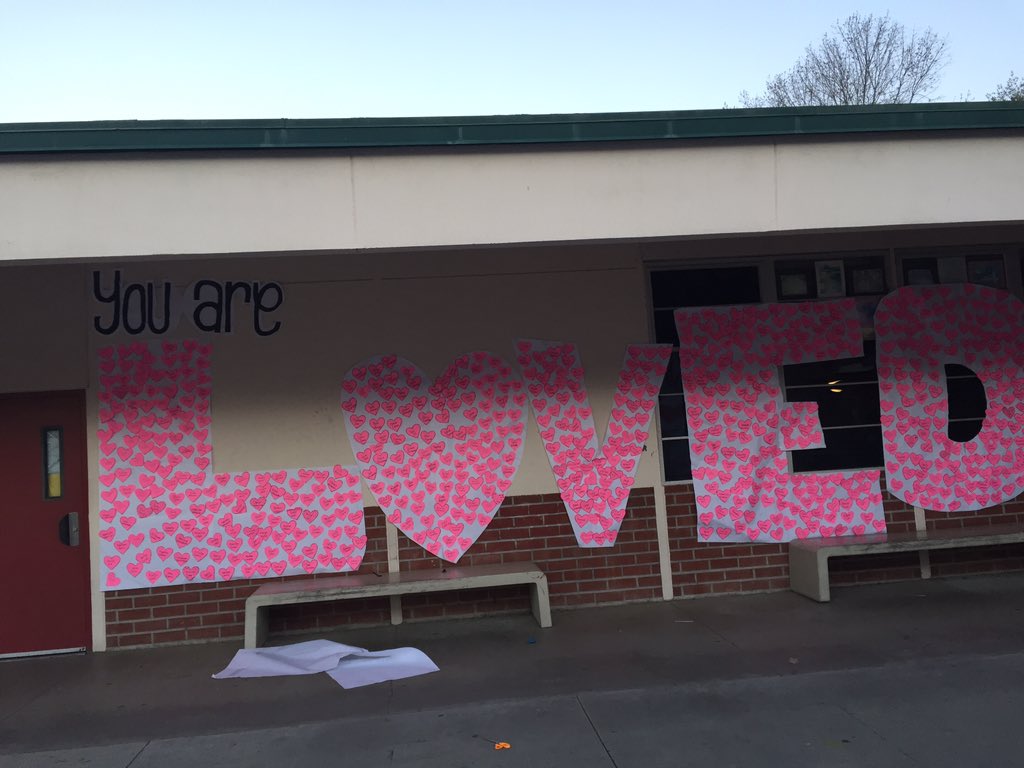 LSClassof2016's tweet image. HAPPY KINDNESS WEEK SEN16RS💛❤️💛#lastkindnessweekatlshs