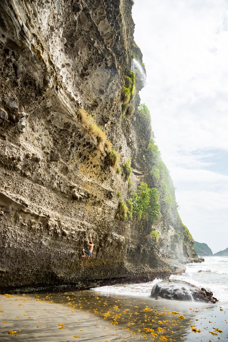 OutpostMagazine's tweet photo. That's one way to fix a leaky shower. #opView @mec @ClifBar @Nature_Island https://t.co/RP4v3df6pi