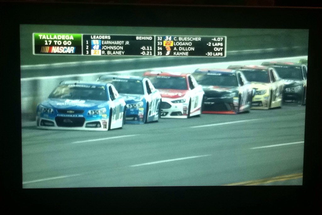 LisaMarie_48's tweet photo. I'm so ready for the season to start I'm watching Talladalega baby #DaleYeah88 #JrNation88 #NW88JR https://t.co/QCQSk6PUZn