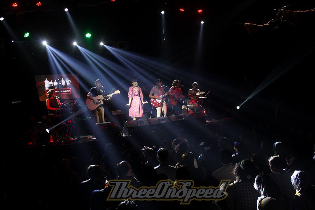 Photoset RedFest 2016 yang diramaikan oleh <a href="/wsatcc/">White Shoes</a> <a href="/payungteduh/">payungteduh</a> dan juga <a href="/SOREband/">SORE</a> threeonspeed.com/2016/02/photos…