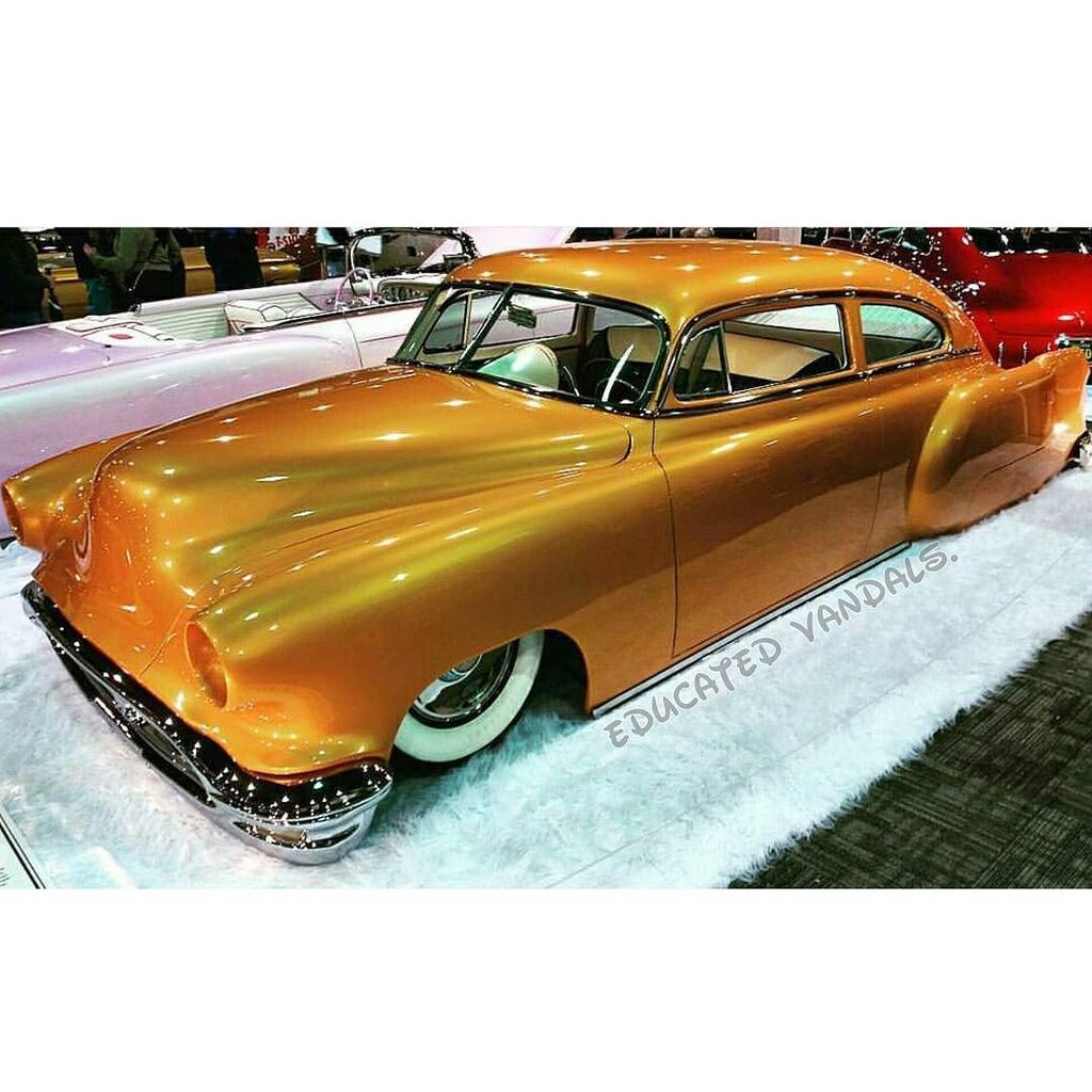 TeaganDaner's tweet photo. G R A N D national roadster show
#TLB #TLBrand #EducatedVandals #TLBphoto #carshows #lowriders #bombs #kustomkultur… https://t.co/iuCnmDMsrL