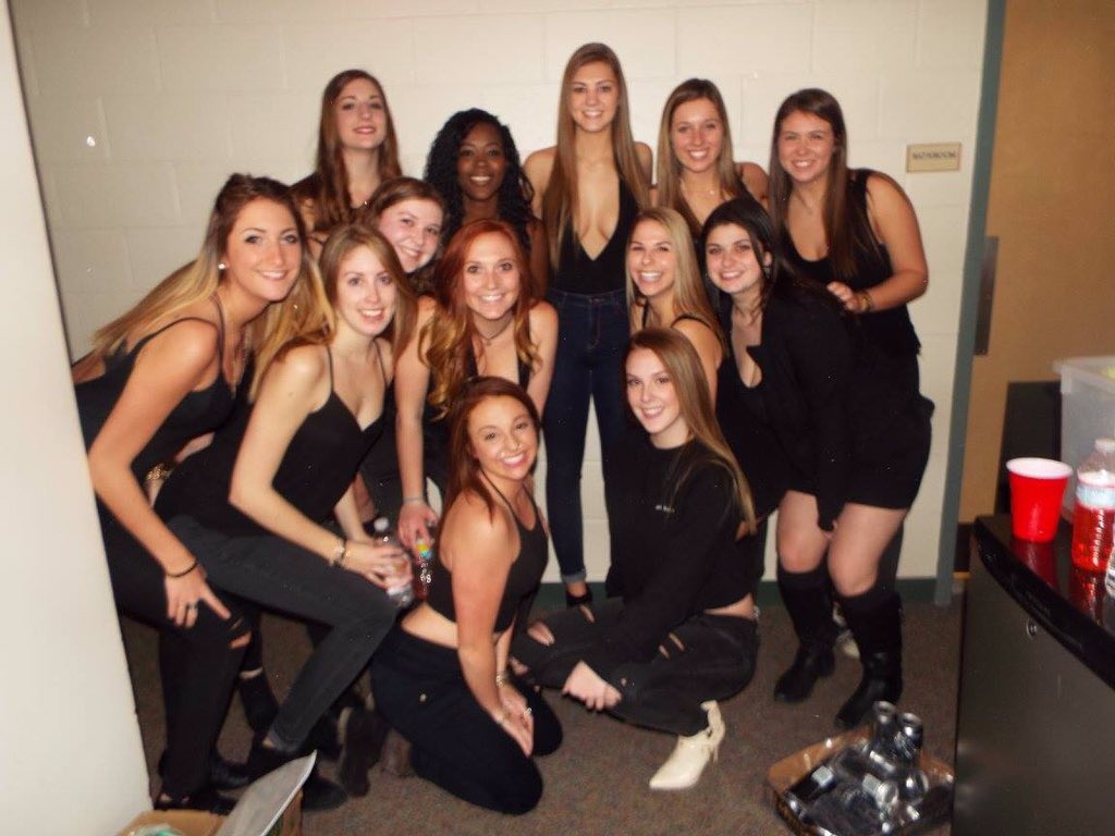 haley_peloquin7's tweet photo. legitimate squad goalz https://t.co/cksZjoXgsb