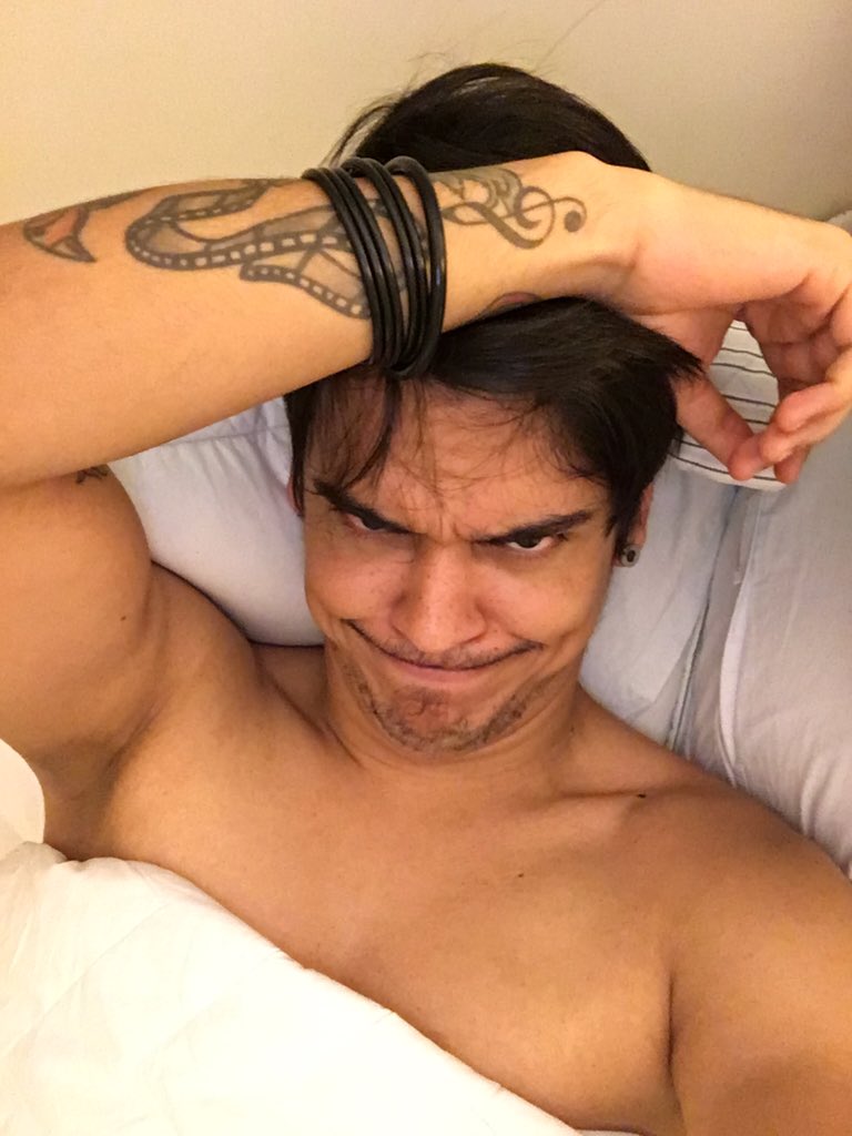 Kefera's tweet photo. quando eu deixo meu celular na mão do gustavo: https://t.co/U2IagLlUxm
