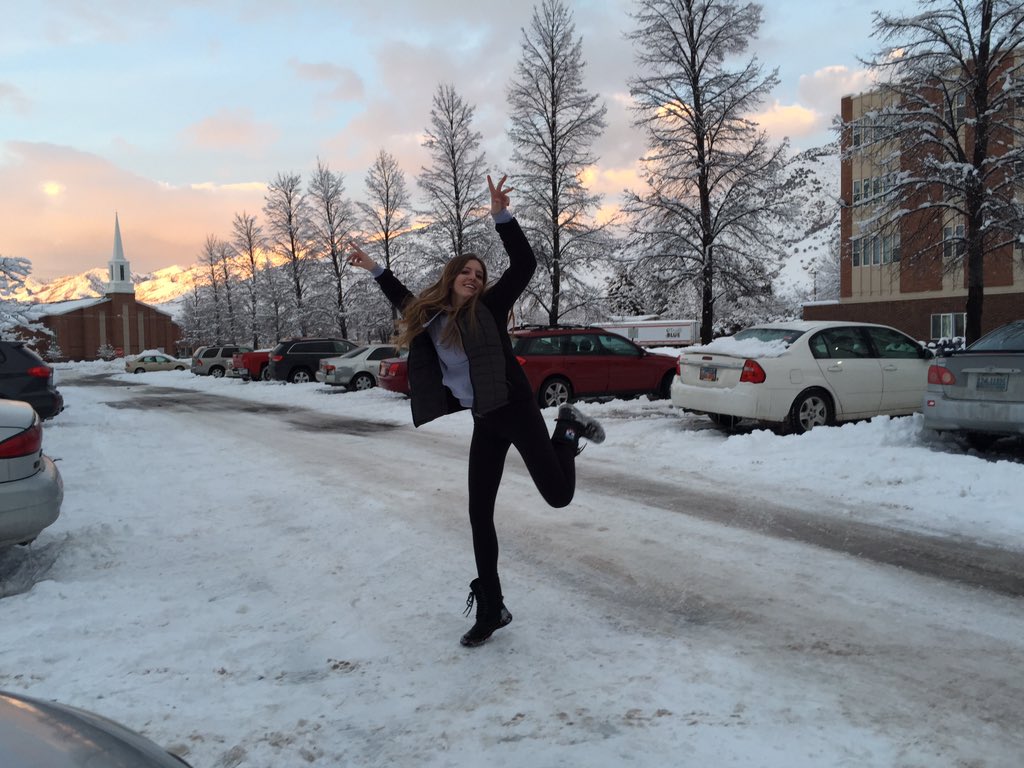 carolinecantera's tweet photo. when mom makes pizza rolls #sydappreciation #iluvsyd https://t.co/JPBrW7ix0s