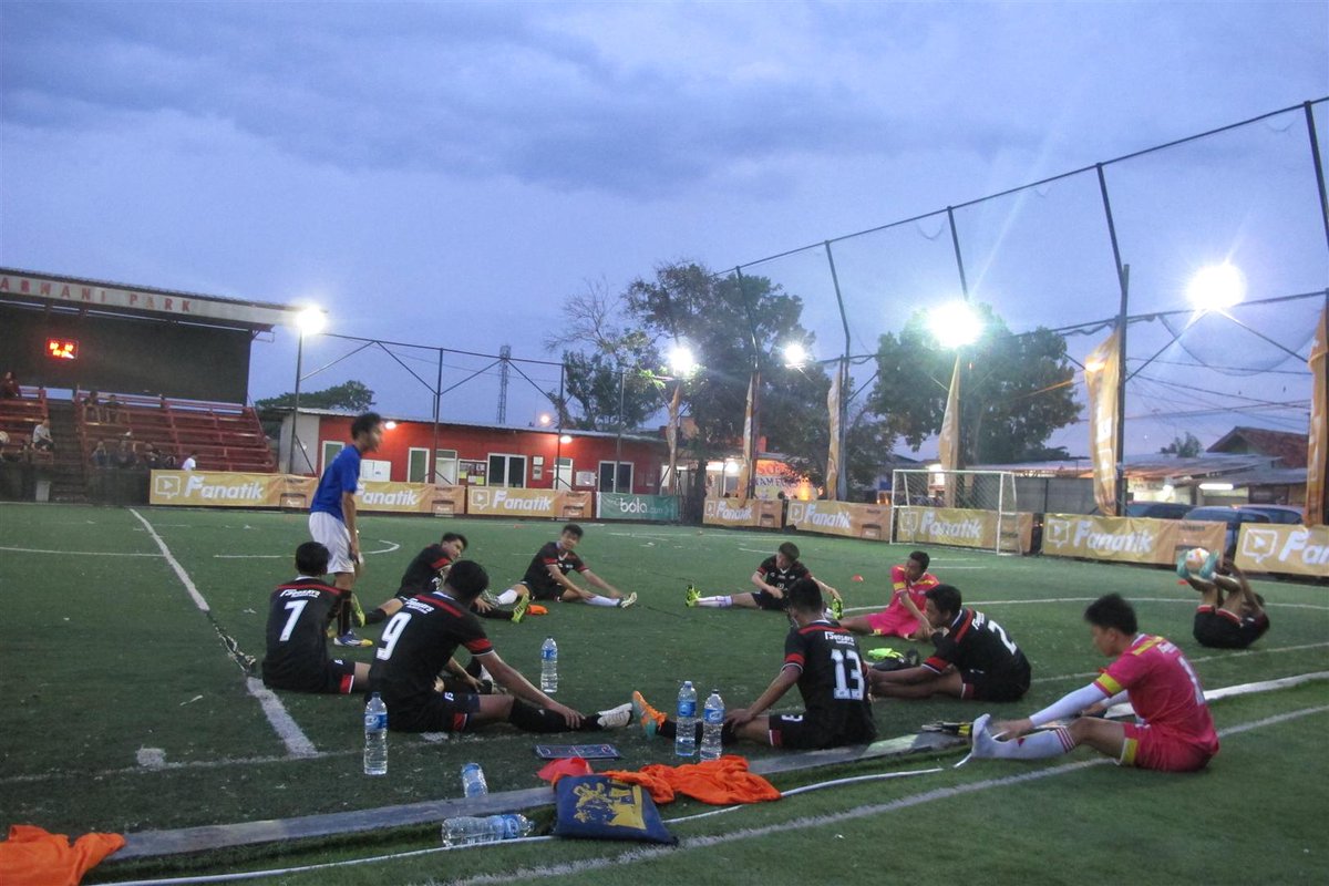 IDNMiniFootball's tweet photo. latihan kedua tim #FanatikIML #IML  Allstar https://t.co/ZVHzSPaUJe