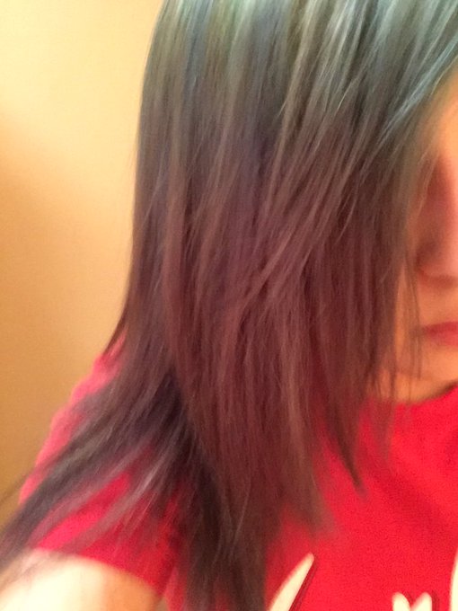 This is what it looked like once I washed the dye out of my hair and it looks so cool👌🏼 https://t.co<a href="/tag/michaelnoticethis"class="tags"><span>#michaelnoticethis</span></a>