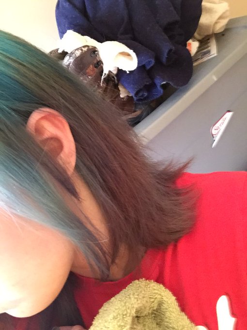 This is what it looked like once I washed the dye out of my hair and it looks so cool👌🏼 https://t.co<a href="/tag/michaelnoticethis"class="tags"><span>#michaelnoticethis</span></a>