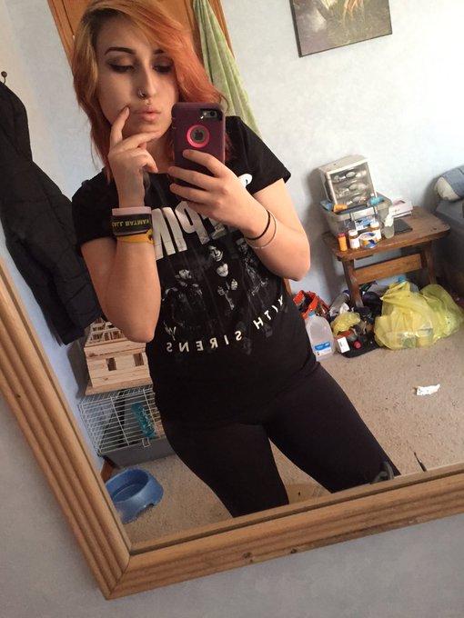 BUT THESE WERE SOME REALLLLYYYYY GOOD SELFIES I TOOK WITH MY HAIR BEFORE I DYED IT https://t.co/rOlu<a href="/tag/michaelnoticethis"class="tags"><span>#michaelnoticethis</span></a>