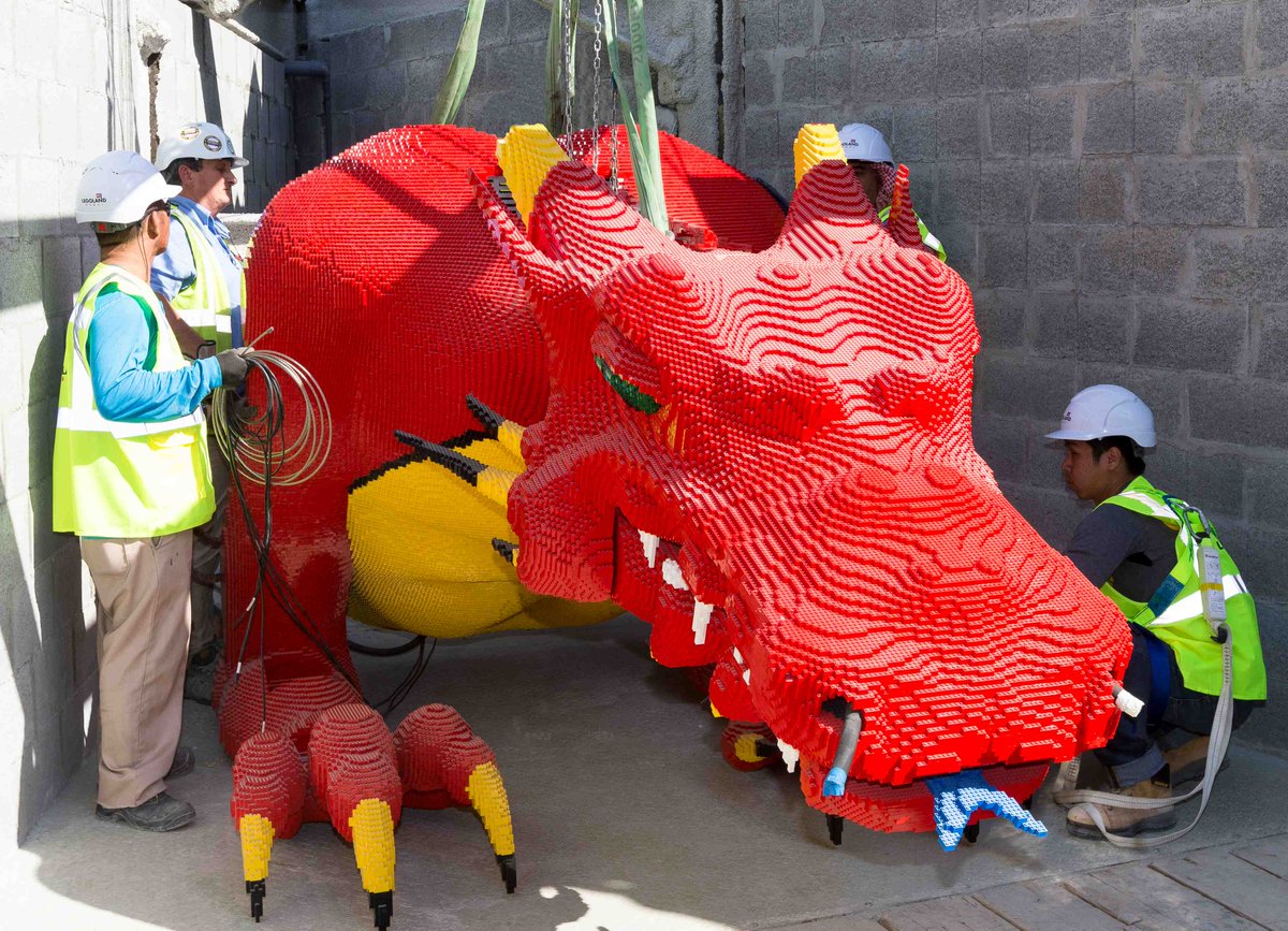 dxbparksresorts's tweet photo. The Red Dragon moves into its new home at #LEGOLANDDubai ! #OpeningOctober2016 https://t.co/ZKvXGoZAlB https://t.co/GLhjsZKMZy