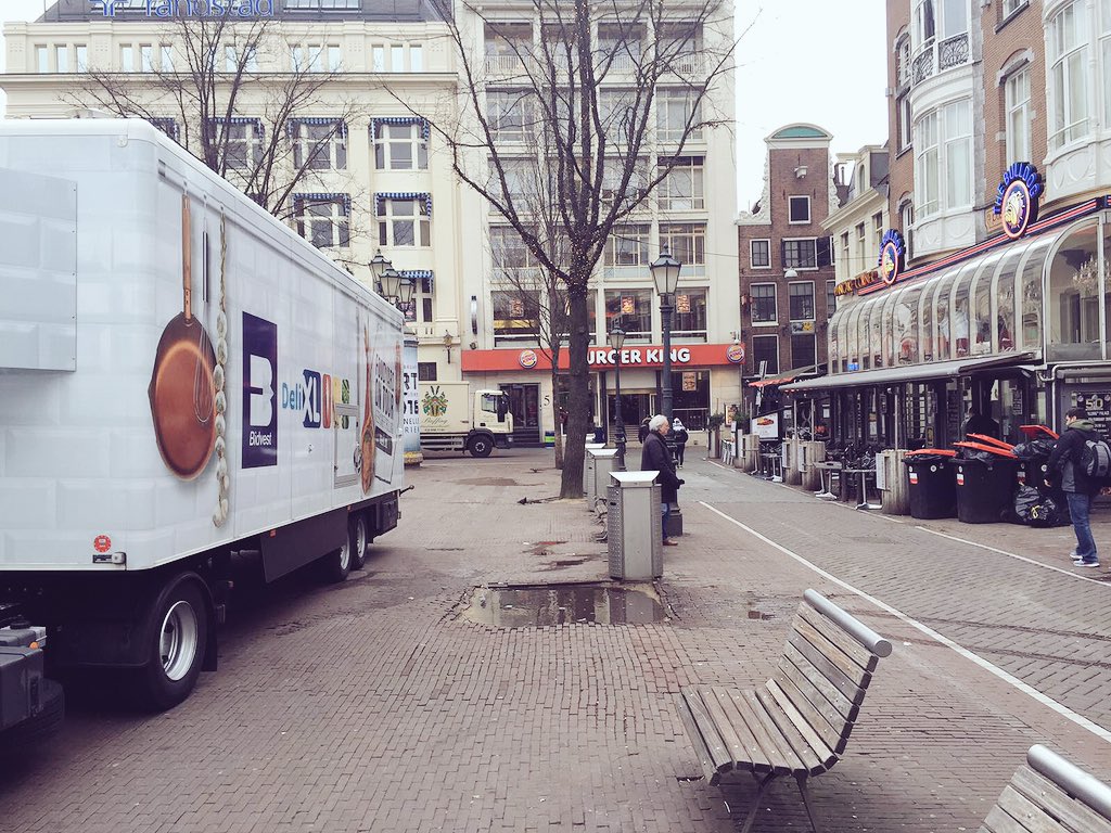 <a href="/FOODYARD/">FOODYARD</a> on Tour met de #foodtruck van @DeliXL op het #Leidscheplein #gaaf!!