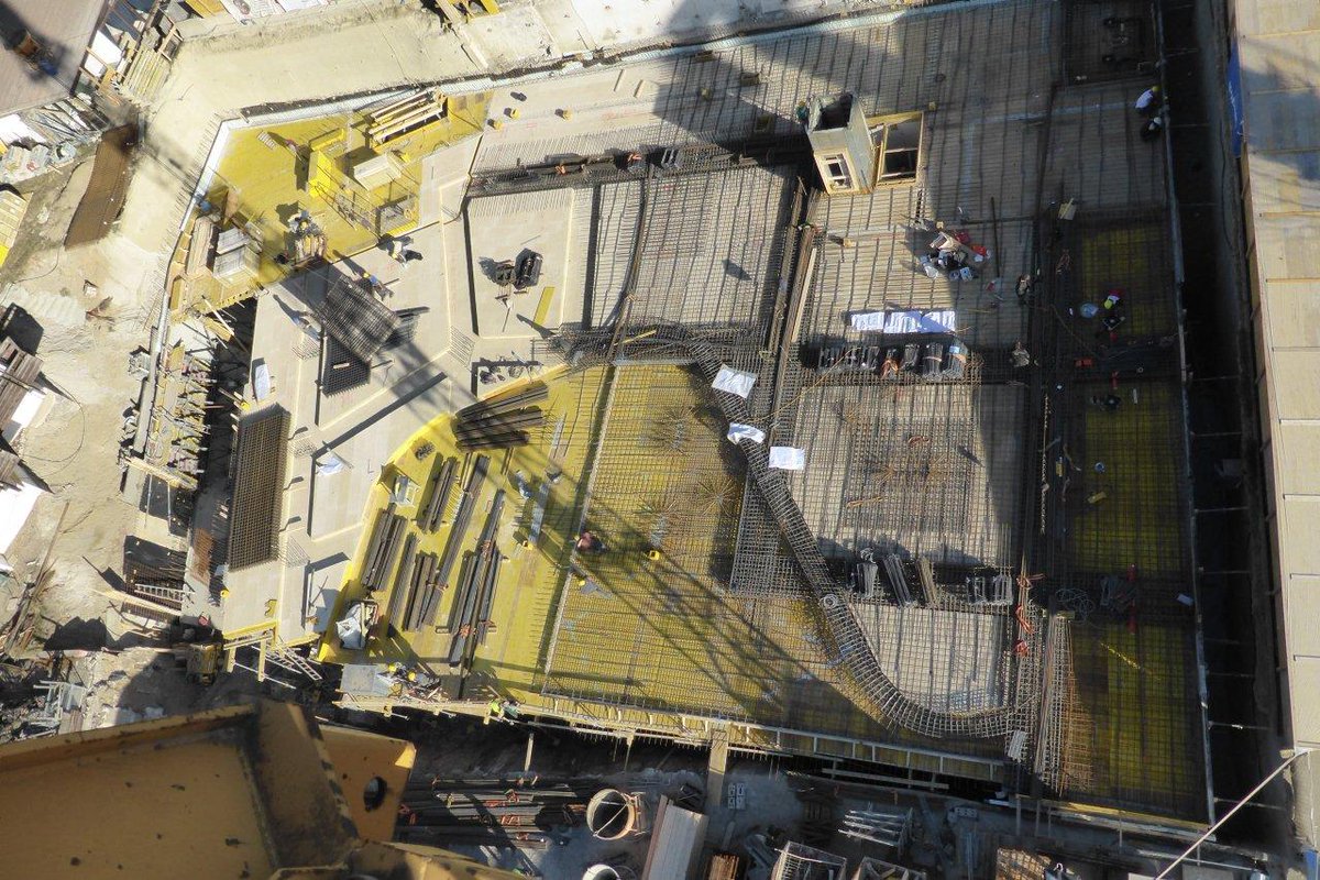 19Atelier's tweet photo. Deckenschalung und Verlauf der Unterzüge mit Bewehrungslagen. #BauEngineering #Bauleitung #Atelier19 #Tirol #Bau https://t.co/72BrKowVbZ