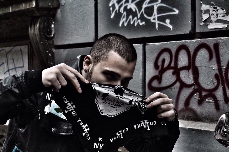 Esenlikler Barbarlar ! 

Dünyanın ilk ve tek Türkçü-Turancı motosiklet kulübü Barbarians MC !