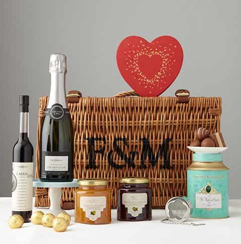 Follow and RT to be entered in our #competition to #win this stunning #ValentinesDay Fortnum &amp; Mason hamper