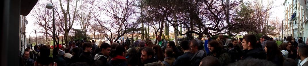 StopD_Vicalvaro's tweet photo. Parado sin fecha #YaniraSeQueda
Así se paran los desahucios
SOLIDARIDAD https://t.co/wLM0bFQYJ4