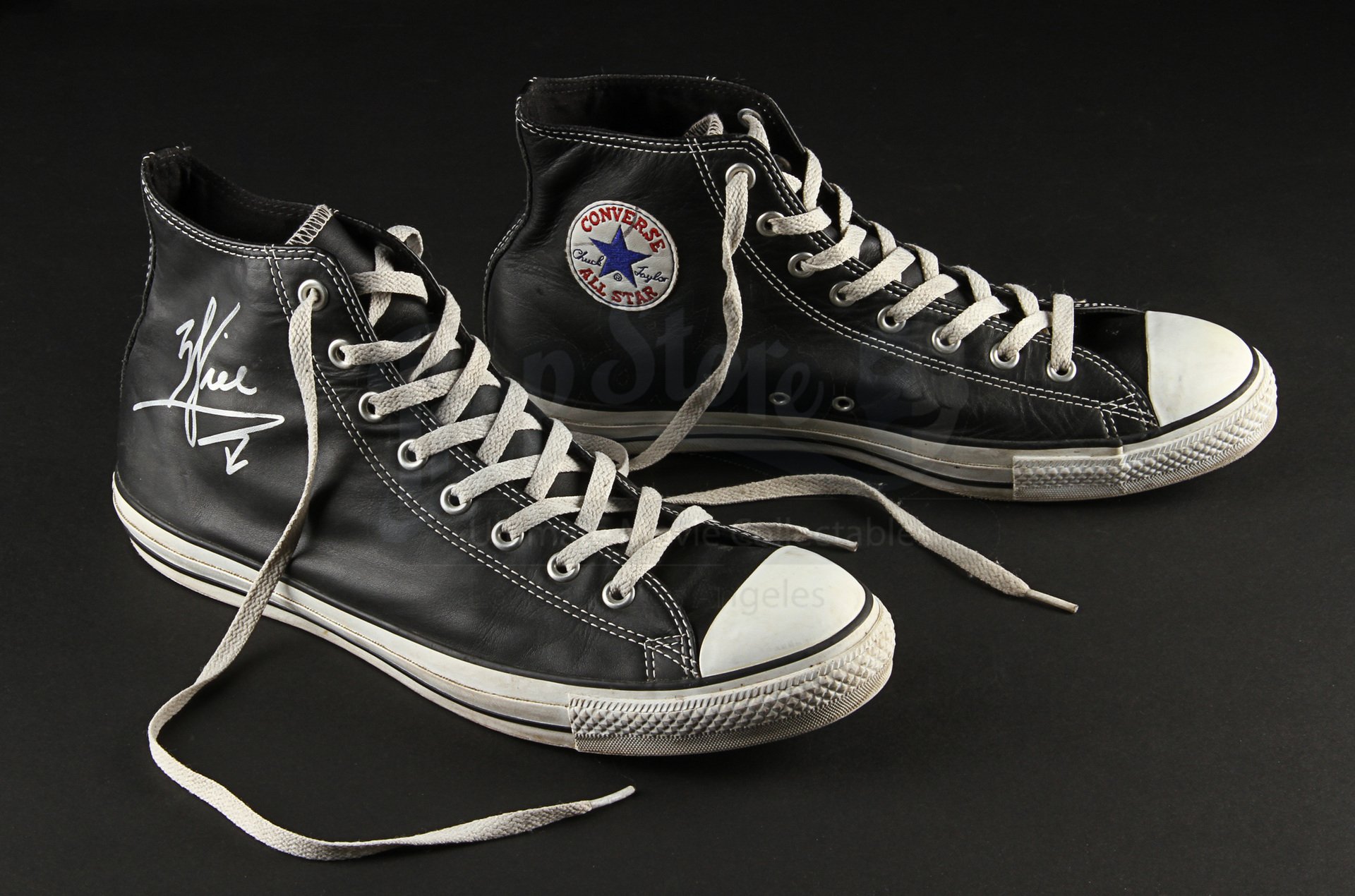 Propstore on Twitter: "Today's #FeaturedItem is #DelSpooner's Converse All  Stars Sneakers from #IRobot which are autographed by #WillSmith!  https://t.co/HPhHE07ZbU" / Twitter