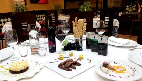 DisfrutaDToledo's tweet photo. Menú degustación. @elhollejo . PULGAR. #gastronomicas https://t.co/nN43zAHHUY https://t.co/VhIKkbhoYU