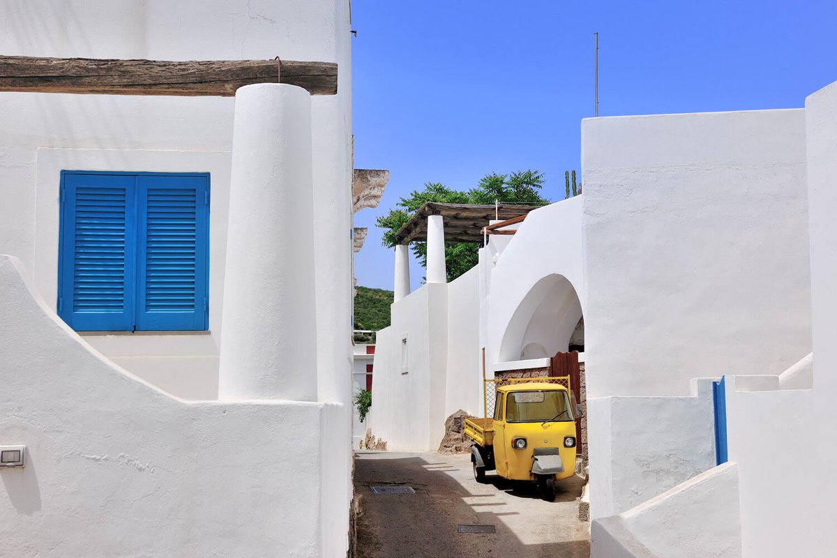 classetouriste's tweet photo. On the #Eoli Islands in Italy, the car free island of #Panarea is our favorite! https://t.co/4Bq4PaoG9T  @HomeAwayNL https://t.co/xz04b92XTJ