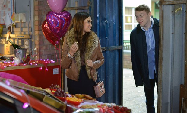 RadioTimes's tweet photo. #EastEnders: sparks fly between Jay and newcomer Linzi - is this the start of a new romance? https://t.co/sWUN8gqDYW https://t.co/g1o2gMhXqQ