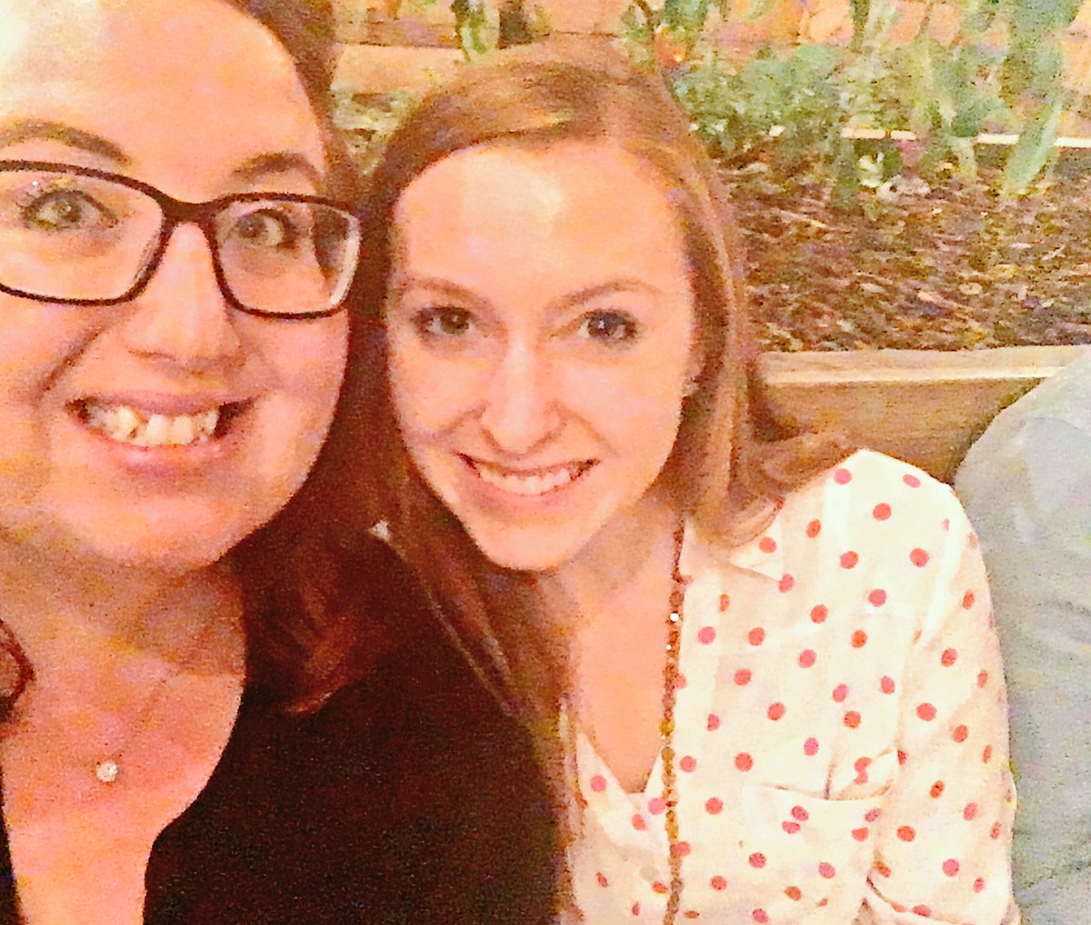 ambers's tweet photo. A successful night 1 of the MMS #CPG offsite! #tweePG #oneteam #oneburger https://t.co/k2O8RpD1LG