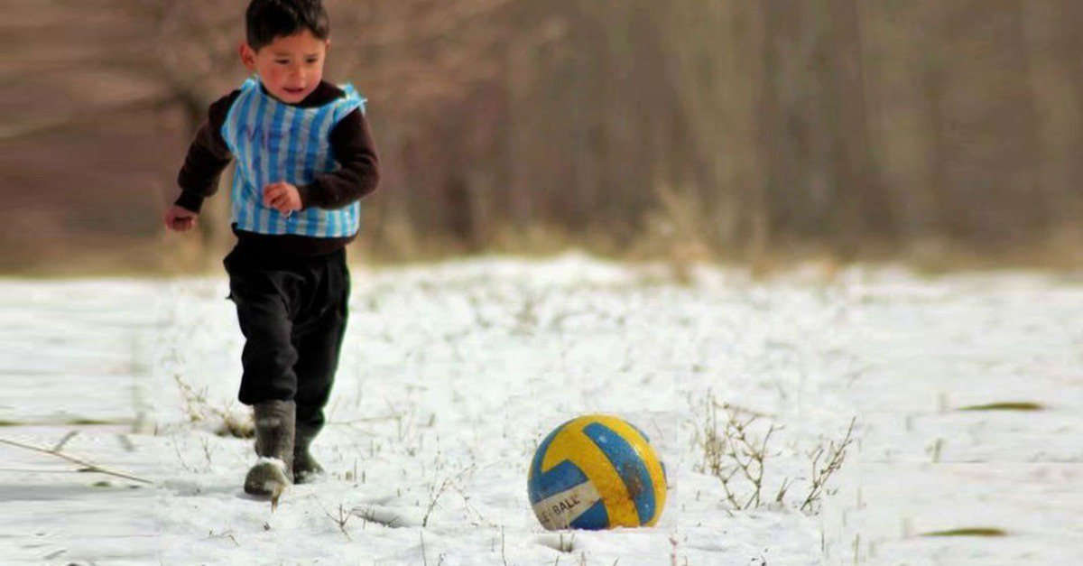 DashingPrints's tweet photo. I love this story!!! The boy with the plastic bag Messi shirt will meet his hero https://t.co/EVb8Svq8At https://t.co/JWntROhunY