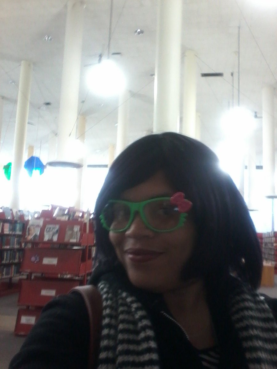 Goddis's tweet photo. In the library https://t.co/daZvhahjOQ
