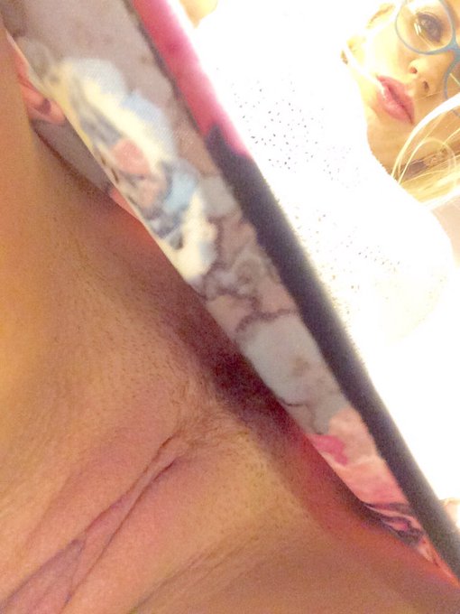 Goodnight Lovers #upskirting https://t.co/8YJTA5Nkq3