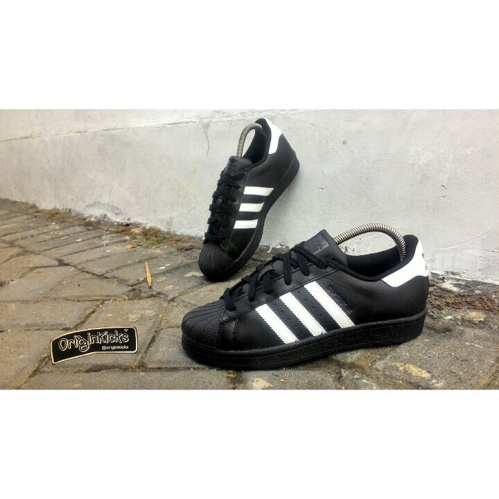 Adidas Superstar Black 
38 &amp; 39 1/3 (notagsize)
500K
<a href="/FS_80cs/">FAMILY 3STRIPES</a> <a href="/sanestore/">Sane Sneakers Corner</a> <a href="/oscstore/">Harga Cek Fav !</a> <a href="/snconceptstore/">IG : SN Concept</a>
