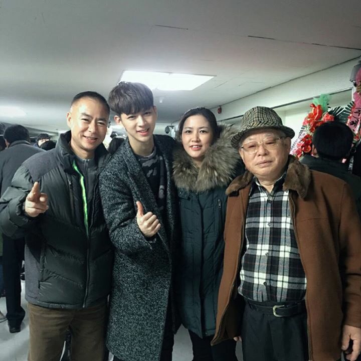 Resultado de imagen para yunhyeongÂ´s father ikon