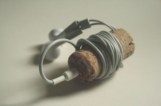 ManexMDG's tweet photo. @egapegaztegela Idea creativa para que no se enreden los auriculares. https://t.co/eBWl7Nx6fV