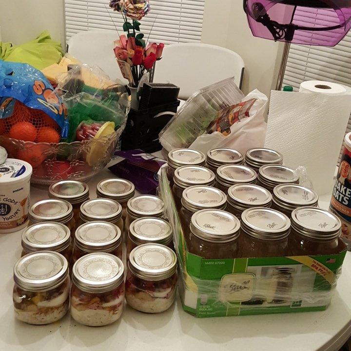 StephsgotitD's tweet photo. They sleep, I'm putting insomnia to use! #foodie #foodiepic #stillatit #stephsgotit #overnightoatmeal #saladinajar https://t.co/oyJYPPsfwo