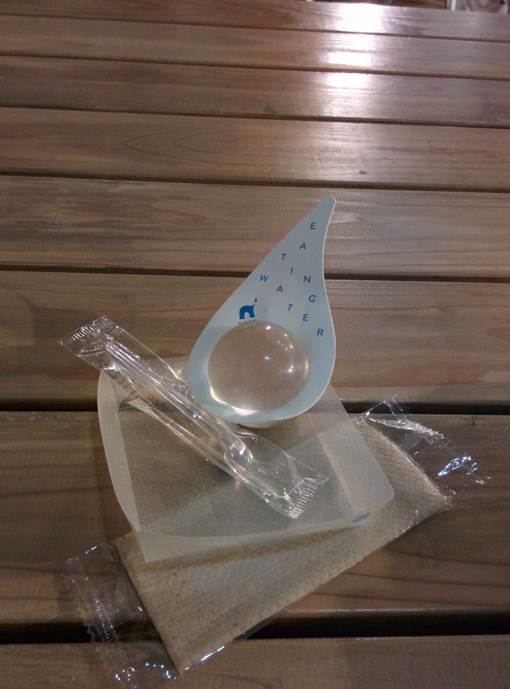 firo's tweet image. 食べる水は、食べられる水でした。不思議な味。