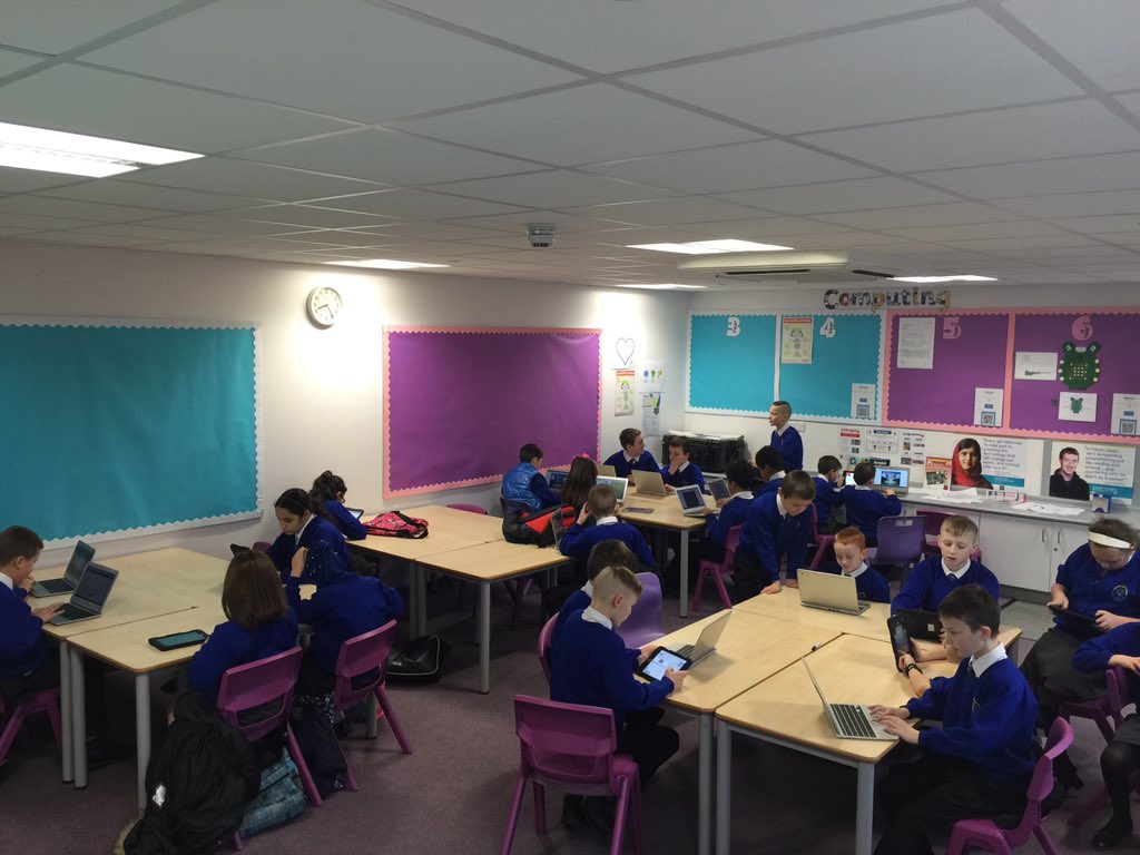 MeresidePrimary's tweet image. Fantastic turnout at Computer club this morning - all loving #rapidrouter @codeforlifeuk codeforlife.education/rapidrouter/