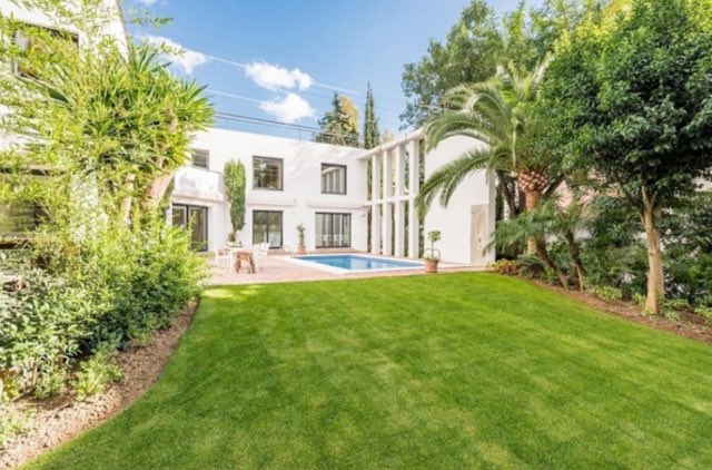 ApexSpainRealty's tweet photo. Contemporary 4 bedroom villa in Marbella https://t.co/JZSTd8RvTB #SpainRealty viewings available https://t.co/LKqVnpMMil