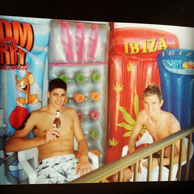 Si_hump's tweet photo. @chaddy86 1st boys holiday😂 https://t.co/OY4fkGl32v