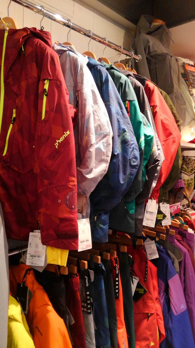石井スポーツ公式 登山 アウトドア Ici Club神田店フェニックスです まだまだスキーウェアも展開中です 関東の クラブ店舗ではここだけワンピースの展開もしてます Phenix Ski Sale T Co Upejibqb8w