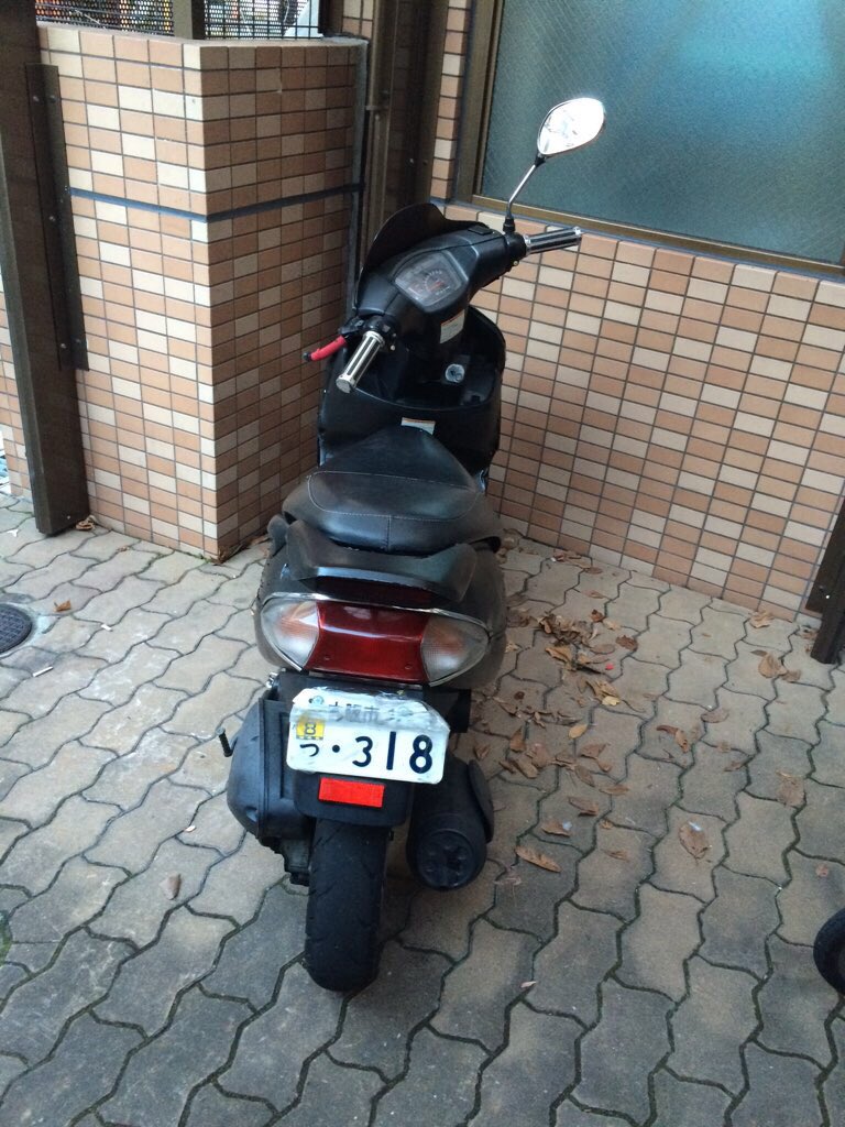 abcabc97168372's tweet photo. https://t.co/CwcAJGBAZsバイク売ります
アドレス110のエンジン載せてます
原付登録です！
不具合は
後輪ブレーキと
ウインカーつきっぱなしです
あとセルでつきません
気になる人DMお願いしますね！
激安価格でうらしていただきますので
ぜひお話お願いします