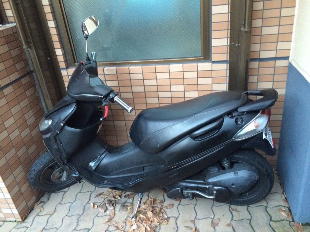 abcabc97168372's tweet photo. https://t.co/CwcAJGBAZsバイク売ります
アドレス110のエンジン載せてます
原付登録です！
不具合は
後輪ブレーキと
ウインカーつきっぱなしです
あとセルでつきません
気になる人DMお願いしますね！
激安価格でうらしていただきますので
ぜひお話お願いします