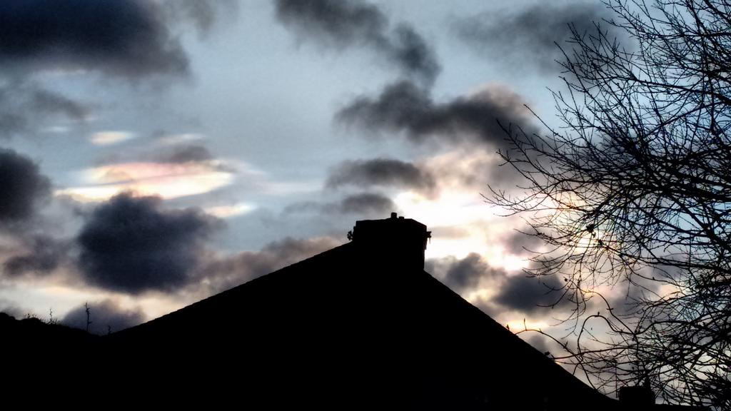 coachingkate's tweet image. Got excited with the kids this morning. Spotted nacreous clouds over Ormiston. @OrmistonPrimary #spaceclouds