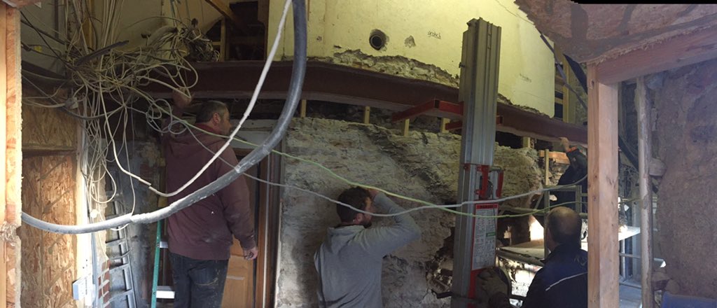 BritBarandWaves's tweet photo. Some piece of steel!! #anotheraddition #refurb #crowtheratitagain https://t.co/GAyfIIF6Ae
